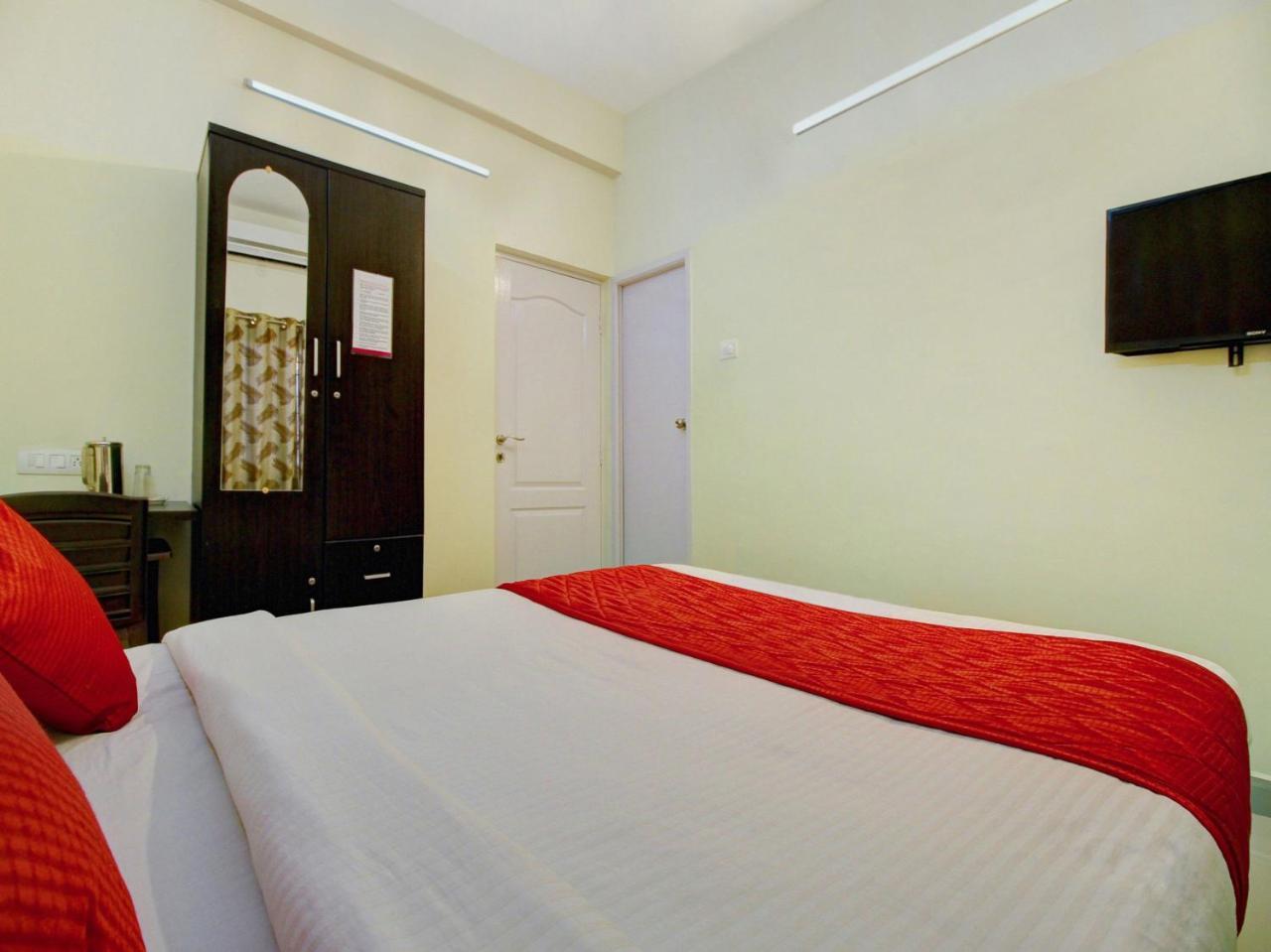 Hotel Oyo 1602 Galaxy Manor Chennai