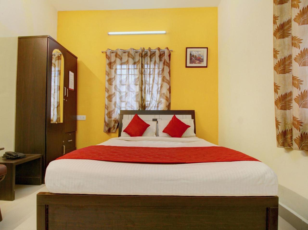 Oyo 1602 Galaxy Manor Chennai