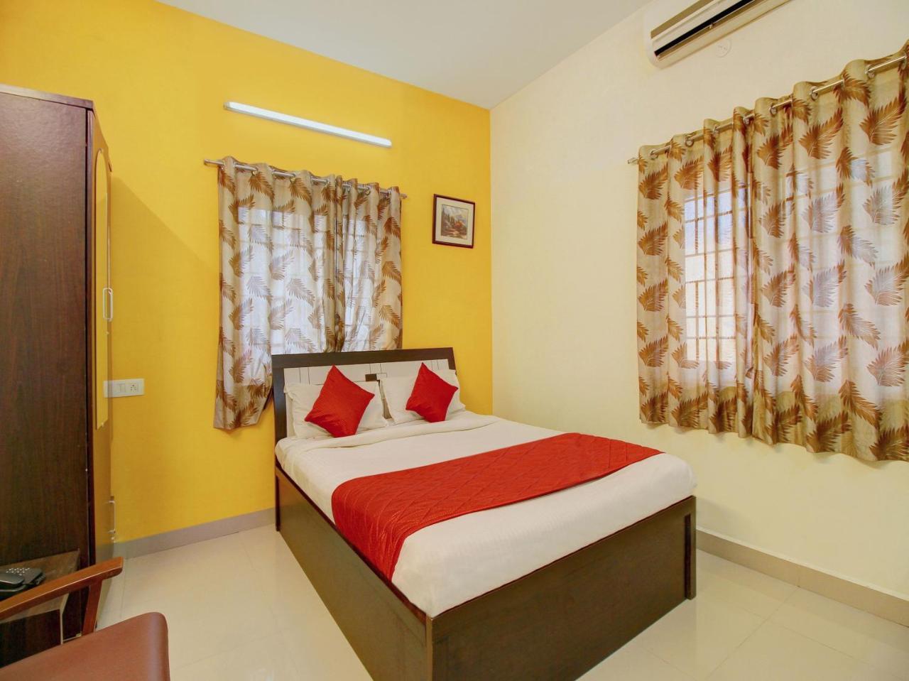 Hotel Oyo 1602 Galaxy Manor Chennai