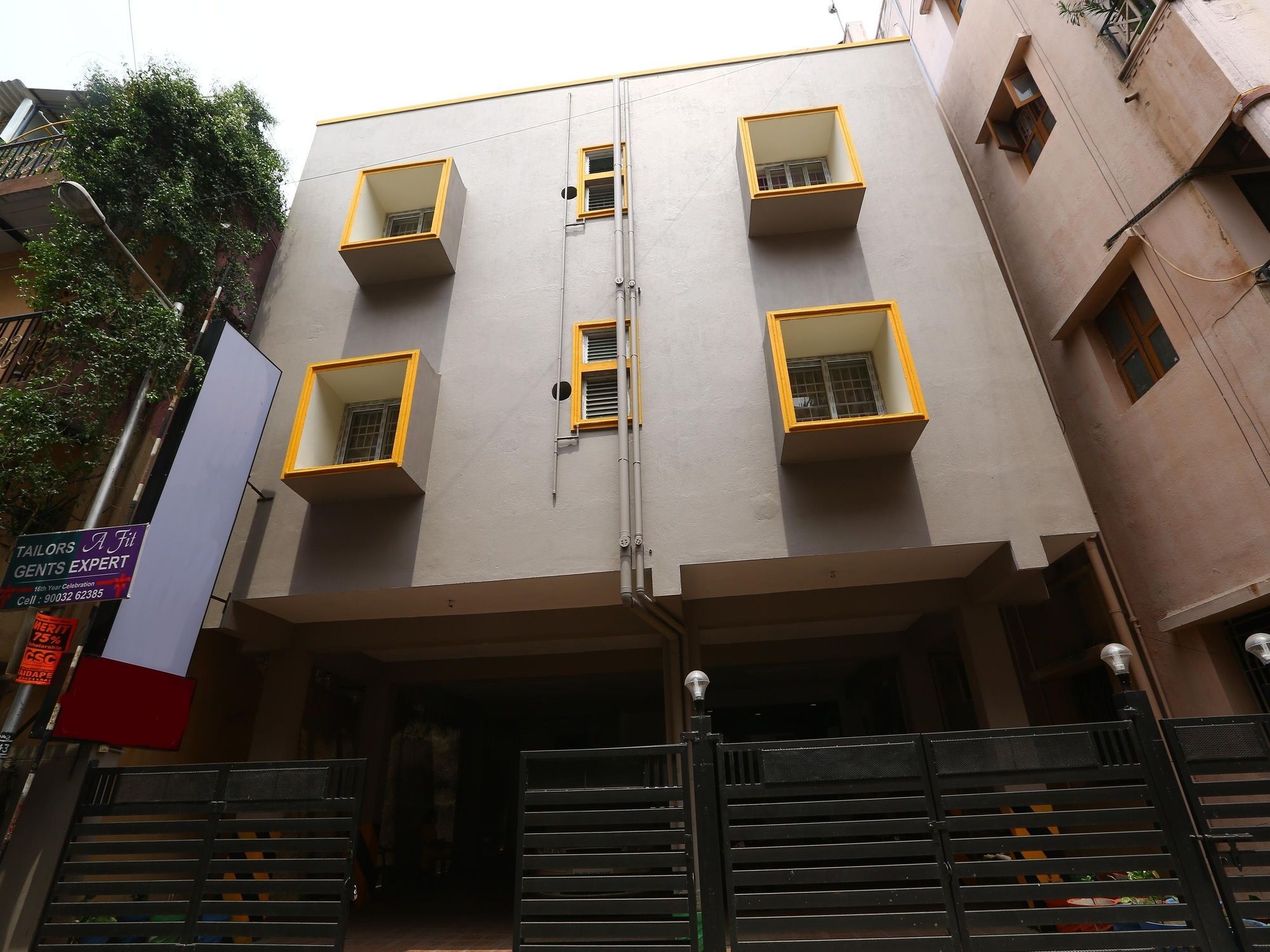 Oyo 1602 Galaxy Manor Chennai