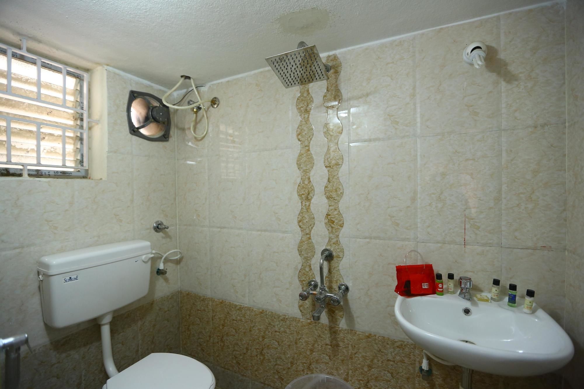 Oyo 1602 Galaxy Manor Hotel